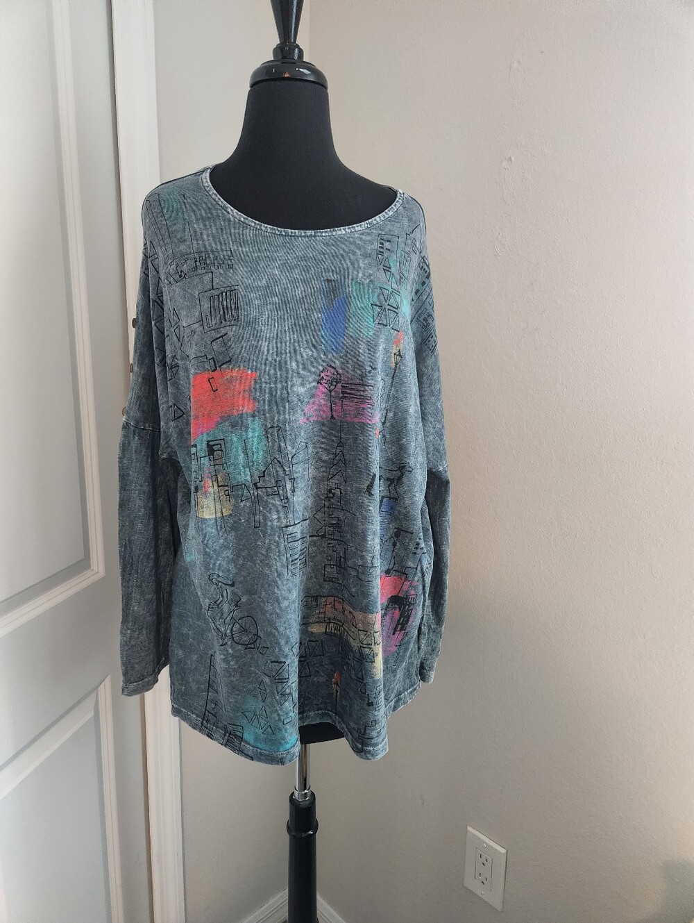 Jess & Jane Washed Charcoal Graphic Scoop-Neck Women’s Sweatshirt - Picture 2 of 10